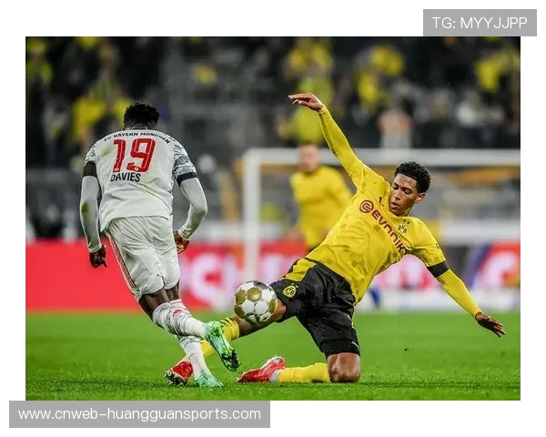 拜仁高位压迫战术成功压制蓝军后场组织防线破绽